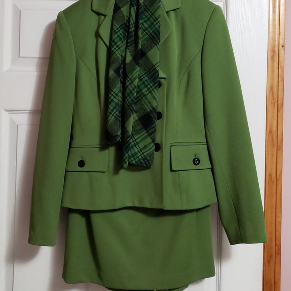 Le Suit Petite Skirt Suit Size 4P - Picture 2 of 3